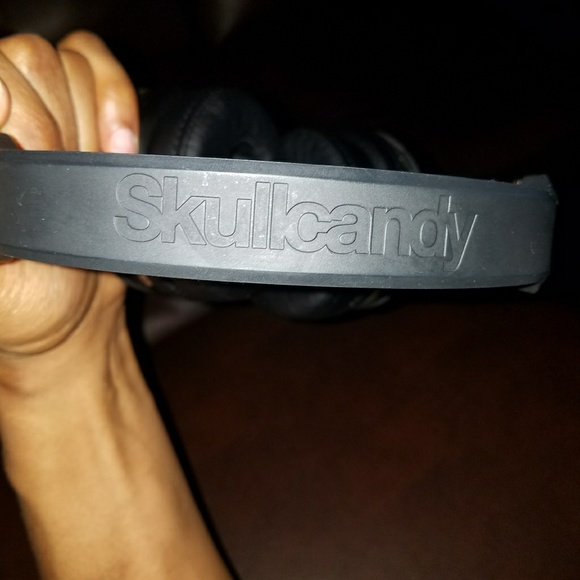Skull Candy Headphones - Picture 2 of 3